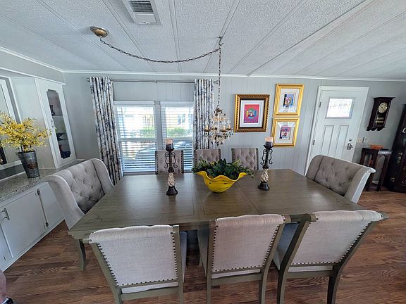 5th image of 6403 Roscommon Rd