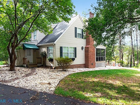 3rd image of 705 Skipjack Ln