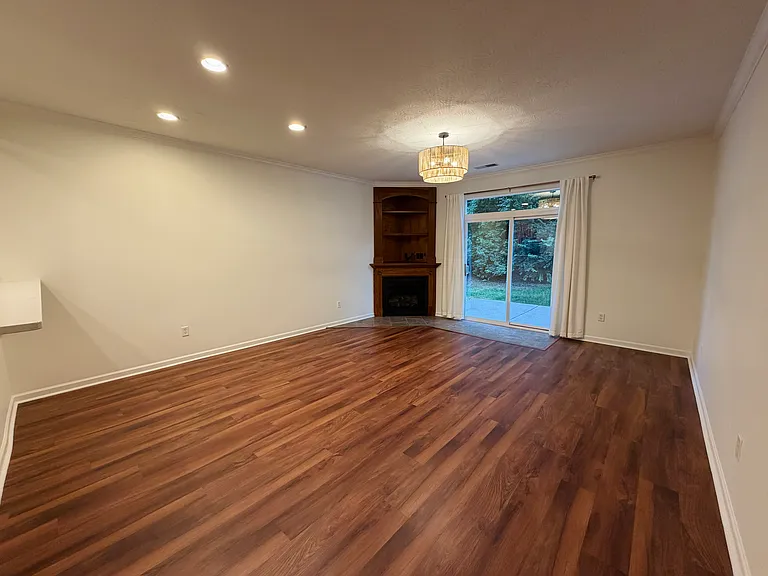 4307 Spyglass Hl — Photo 3