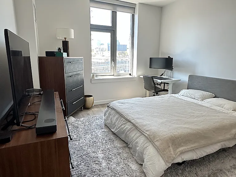 100 Jay St #12L — Photo 6