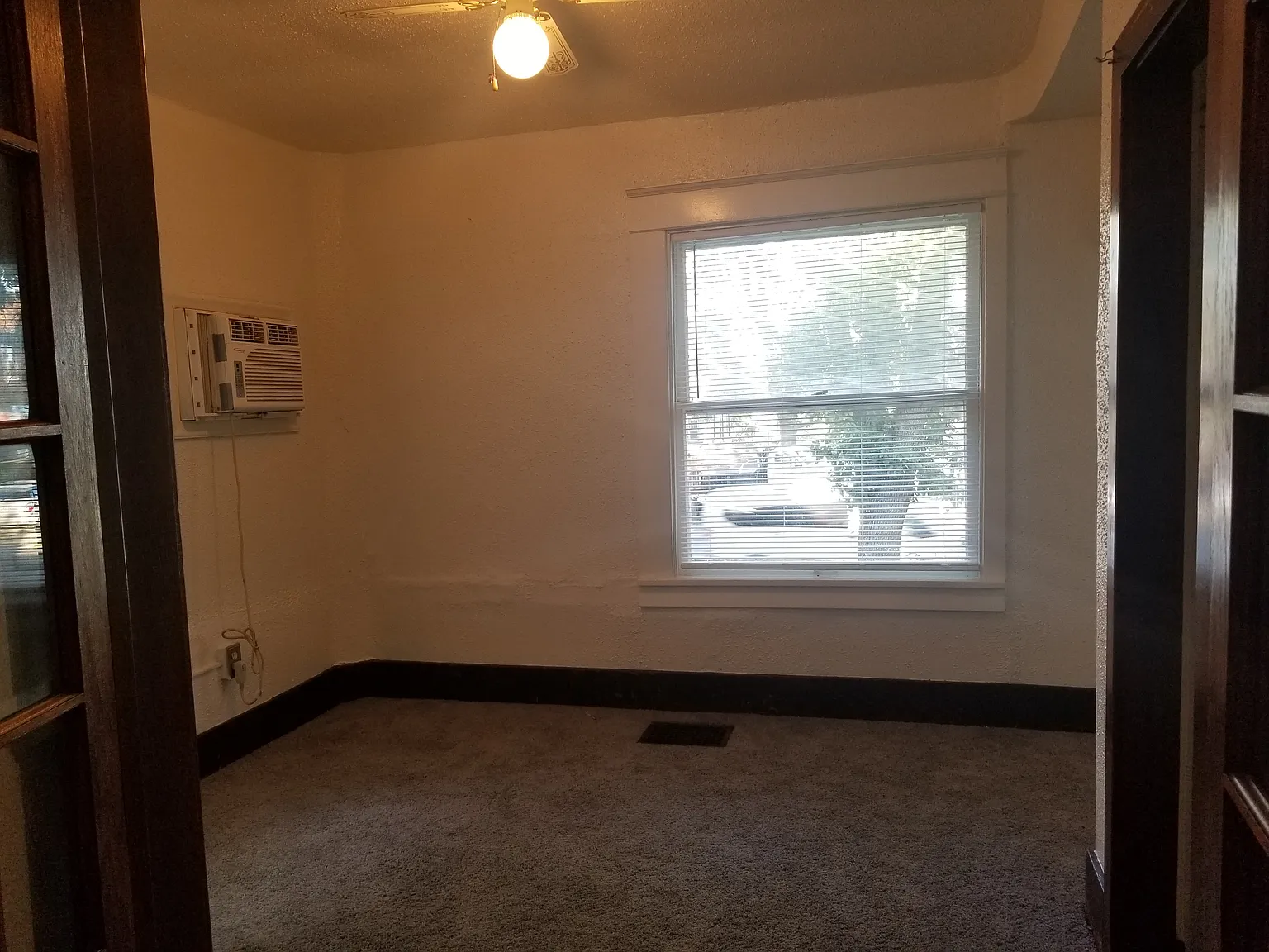 1 bed, 400 sqft, $695 — Photo 3