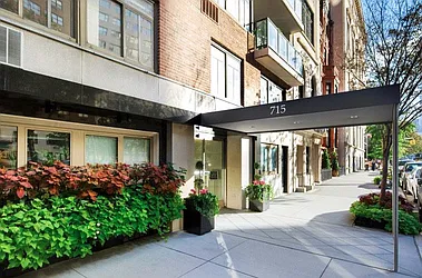 715 Park Avenue in Lenox Hill