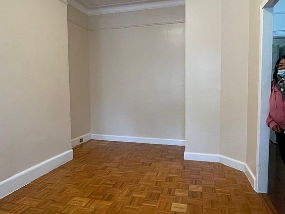 4th image of 676 E 230th St #1