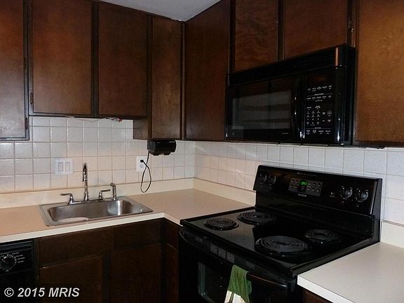 5th image of 9659 Brassie Way