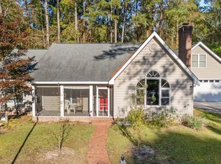 610 River Hill Dr, Greenville, NC 27858