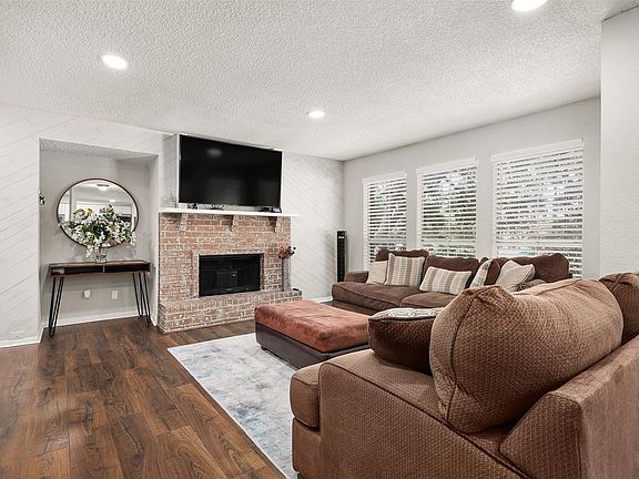 3rd image of 1516 Bay Area Blvd APT D2