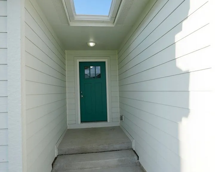 700 SE Mesa Dr — Photo 3