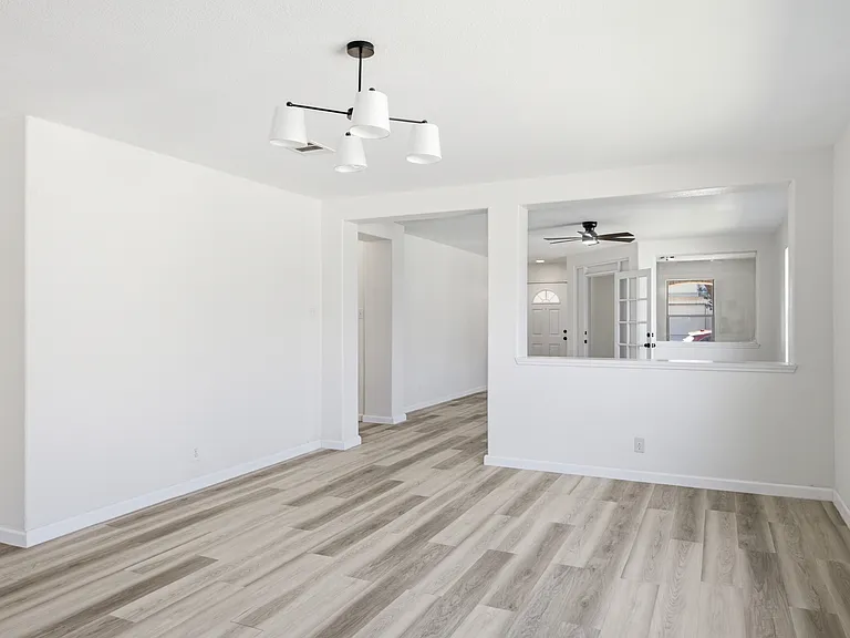 110 Capistrano Dr — Photo 15