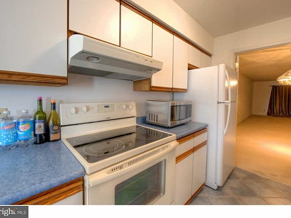 4th image of 3001 E Chestnut Ave APT D35
