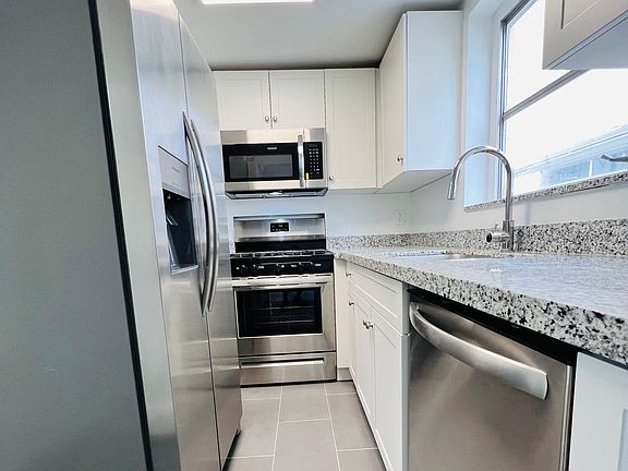 5th image of 2041 Calais Dr #5