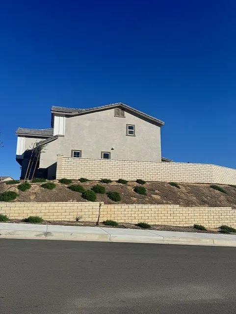 5 bed, 2585 sqft, $900 — Photo 3