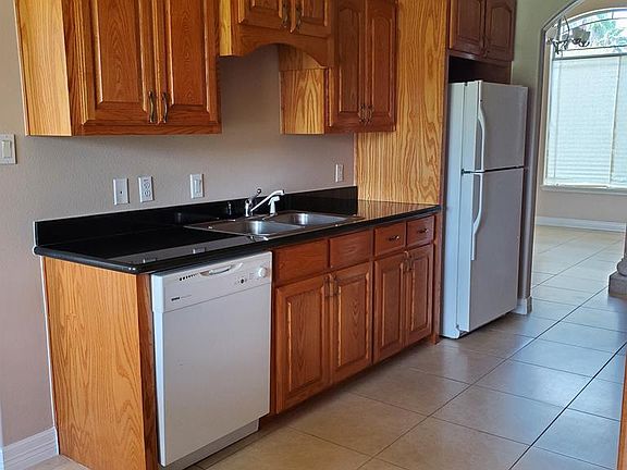 4th image of 16676 Barnes Ct
