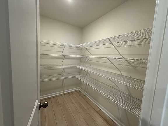 5th image of 137 Clairvale Ct