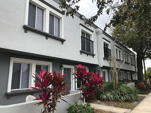 5th image of 827 Lowell Blvd #26