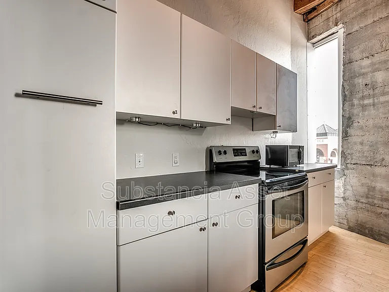 222 E Main St #B — Photo 19