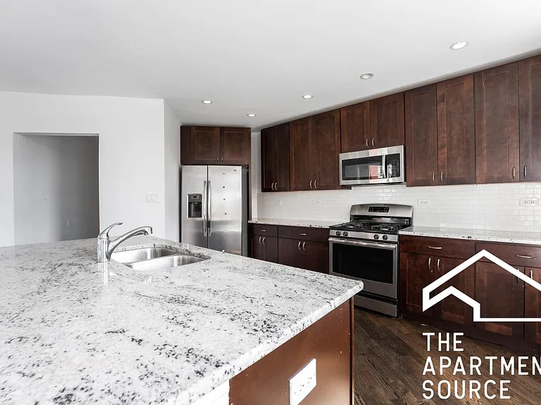 2450 N Milwaukee Ave #2 — Photo 2