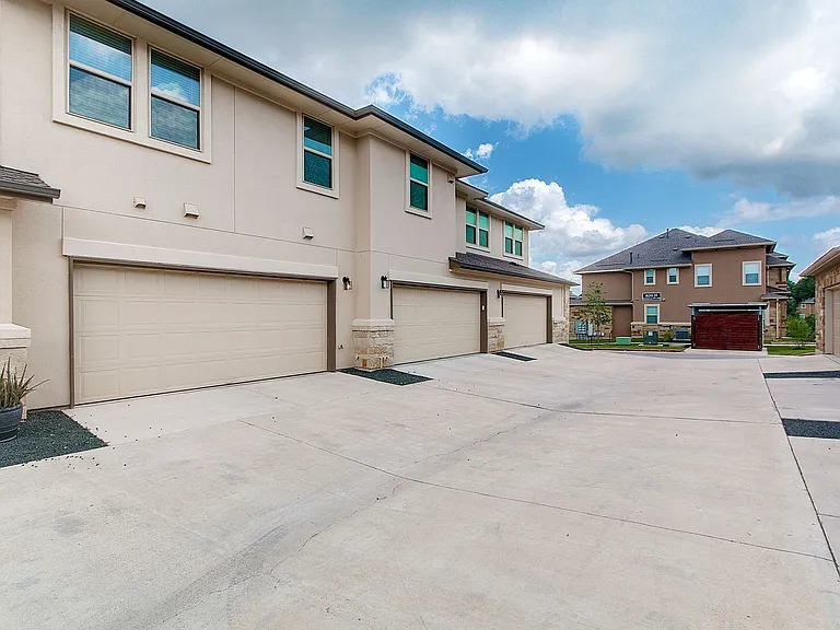 13800 Lyndhurst St #73 — Photo 3