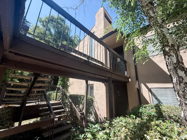 613 Woodside Sierra Unit 5, Sacramento, CA 95825