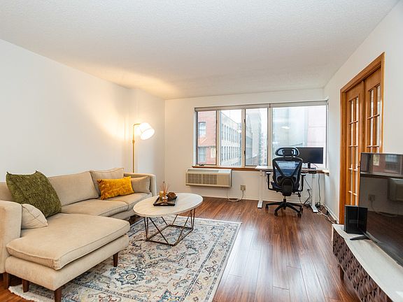 3rd image of 801 S Plymouth Ct APT 813