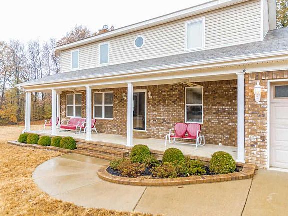 2nd image of 375 Quail Hollow Dr