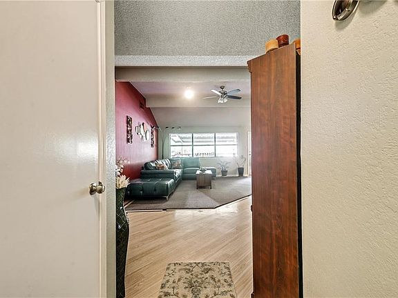 4th image of 424 Little Fox Ln