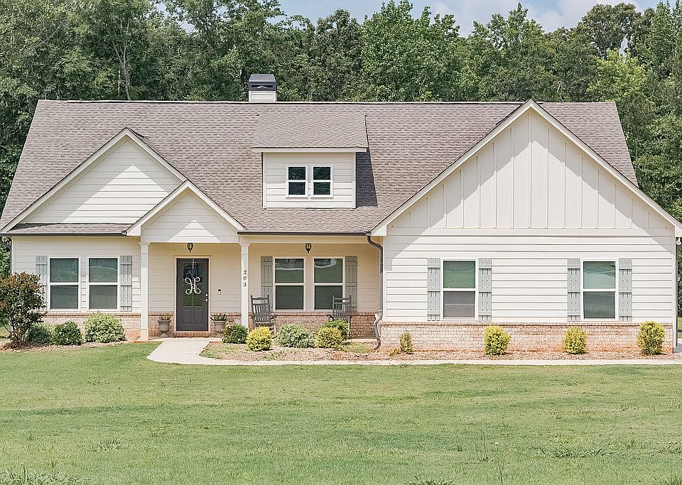 1st image of 203 Oak Ridge Dr