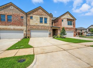 132 Pinkie Holmes Dr, Grand Prairie, TX 75050