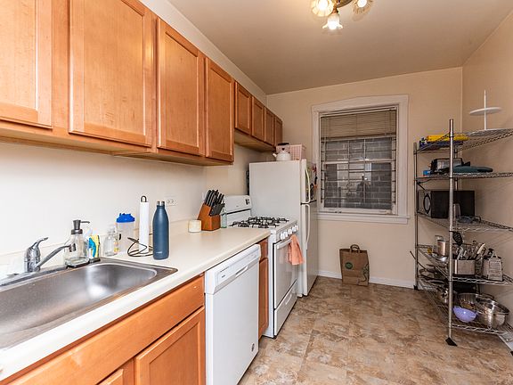 5th image of 2480 N Lincoln Ave #2