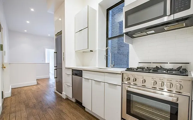 Rented by Vertical Real Estate LLC | media 1