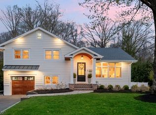 98 N Summit Ave, Chatham Boro, NJ 07928