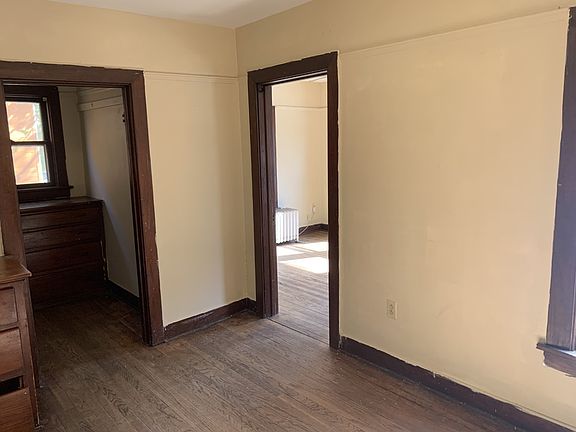 2nd image of 410 W Green St APT 4