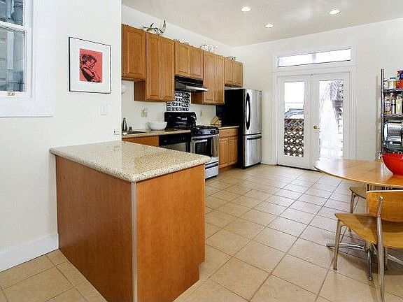 3rd image of 645A Natoma St