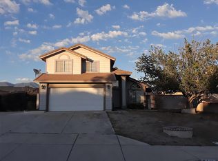 2440 W Sunny View Dr, Rialto, CA 92377