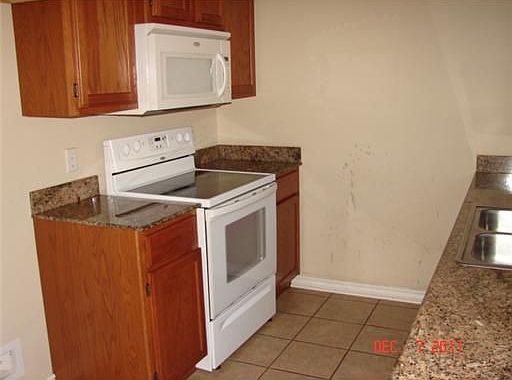 4th image of 1340 Yorkshire Dr