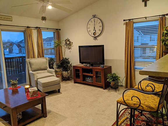 5th image of 10151 Castle Creek Cir