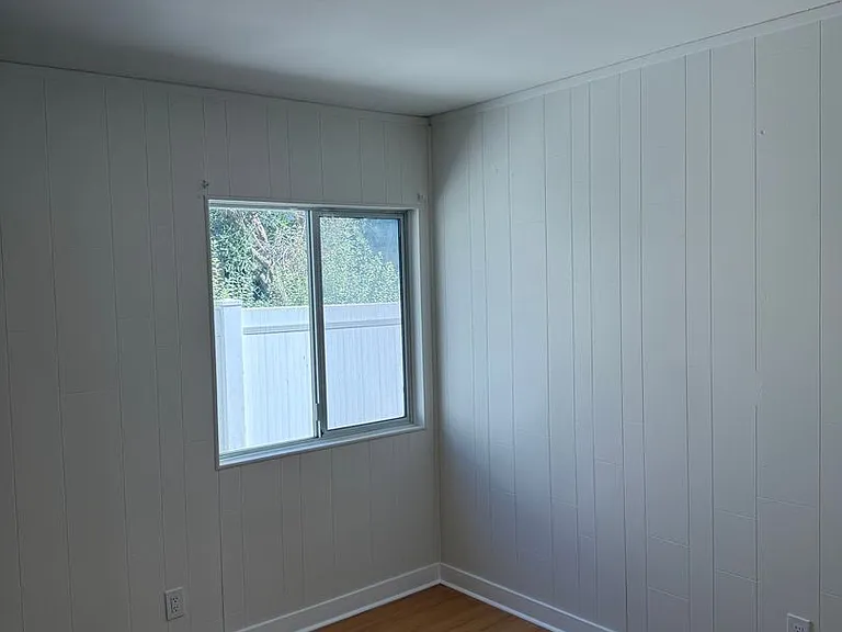 2523 S Bentley Ave — Photo 22