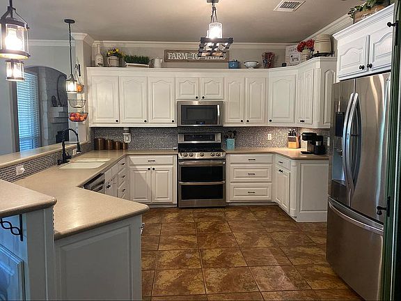 2nd image of 934 S Savage Creek Ln