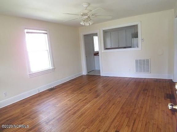 3rd image of 100 N Holly St #A