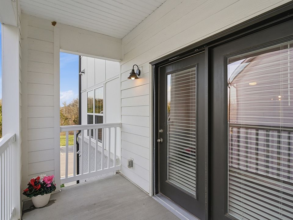 1st image of 934 Governors Ct #202
