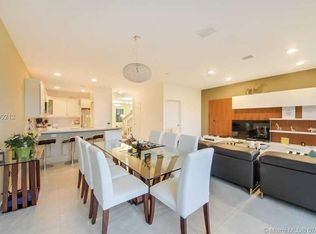 10413 NW 61st Ln, Doral, FL 33178