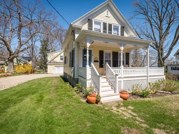 4 Mount Locust Ave, Rockport, MA 01966