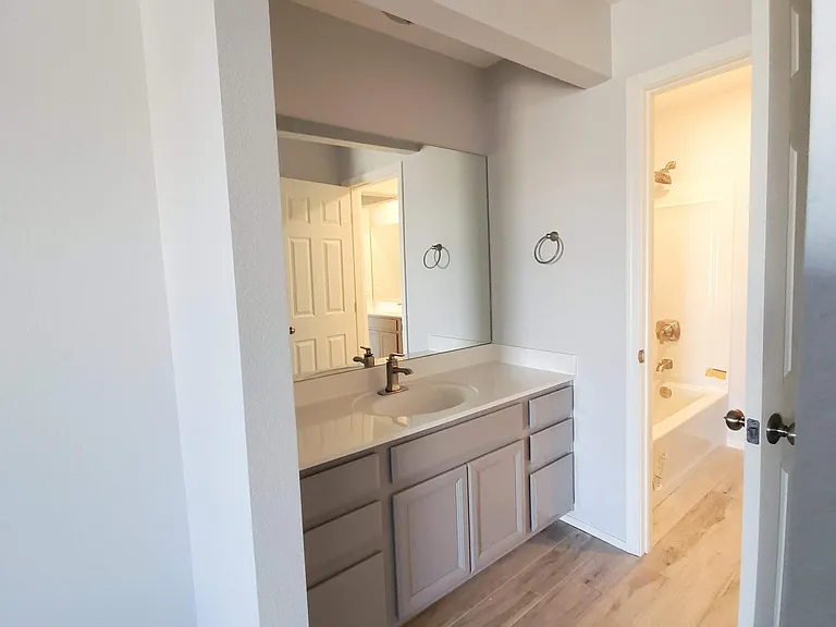 9435 N 59th Ave #3 — Photo 17