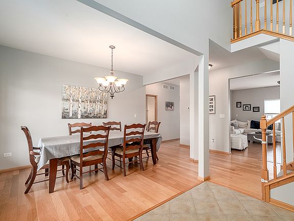 3rd image of 14552 Basswood Ln