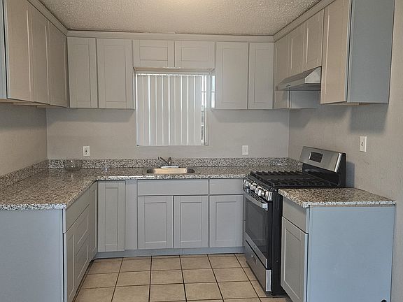 4th image of 811 W Marion St