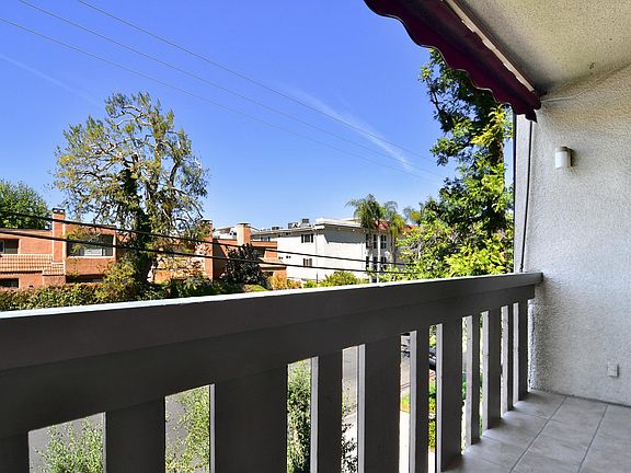 3rd image of 5236 Yarmouth Ave Unit 214