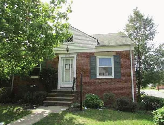 21550 Westport Ave photo 1