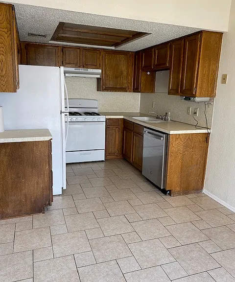 6125 S Zunis Ave — Photo 13