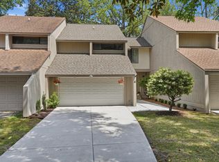 4 Stallion Ct, Charleston, SC 29407