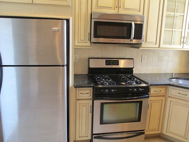 1st image of 590 19th St #2L