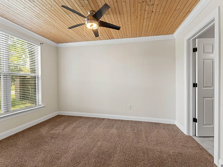 3919 Claycut Rd — Photo 22